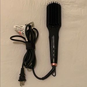 Amika Perfectly Polishes Straightening Brush